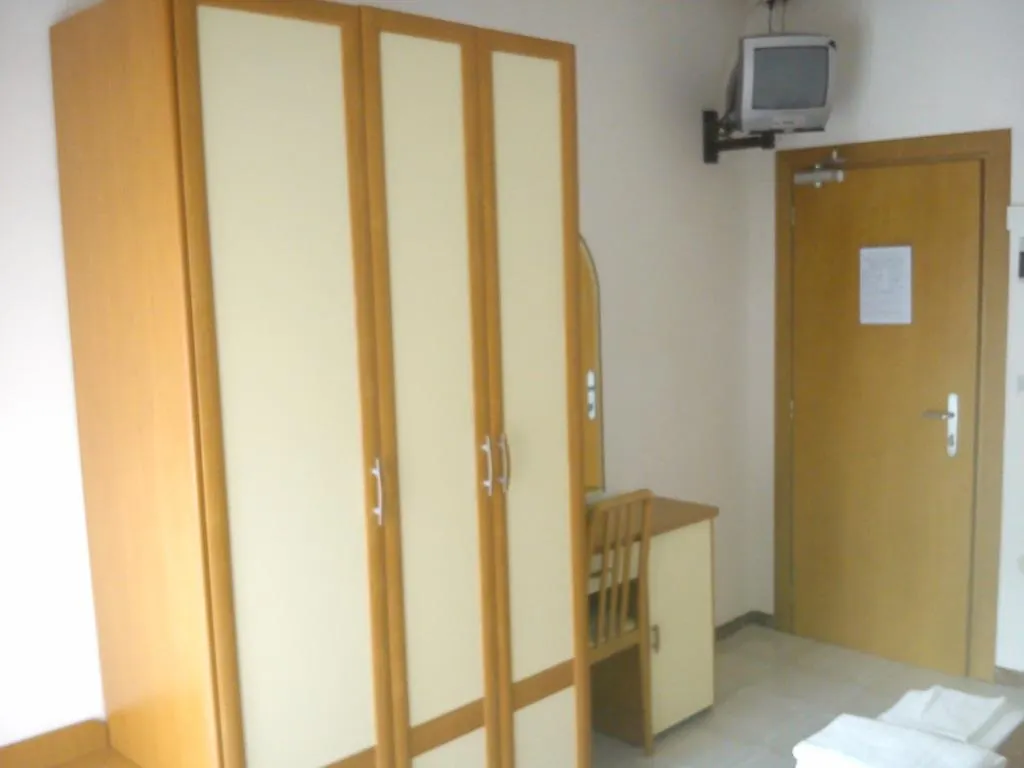 Hotel Darsena 체제나티코